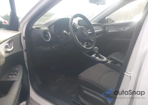 2024 Kia Forte Lxs z USA, uszkodzony, nr VIN 3KPF24AD5RE778053